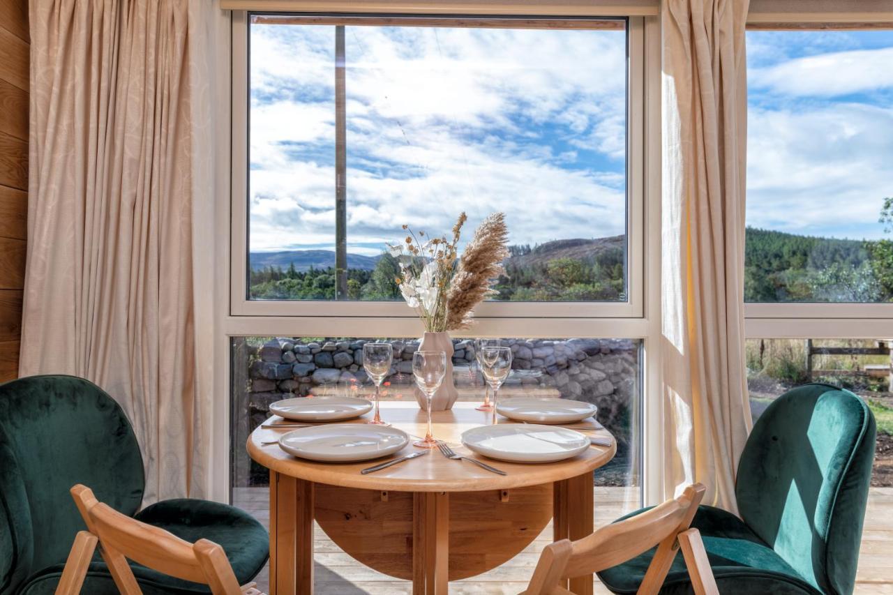 Alba - Charming Boutique Forest View Cabin With Hot Tub In Ballater Exterior foto